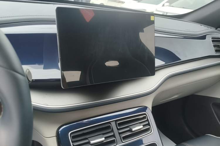 Used BYD Qin PLUS 2021 EV 500KM Luxury Model Audio And AC Panel
