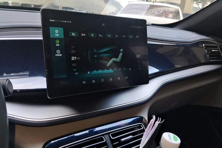Used BYD Qin PLUS 2021 EV 400KM Luxury Model Audio And AC Panel