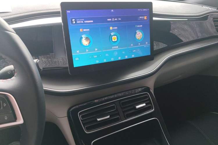 Used BYD Qin PLUS 2021 DM-i 55KM Flagship Model Audio And AC Panel