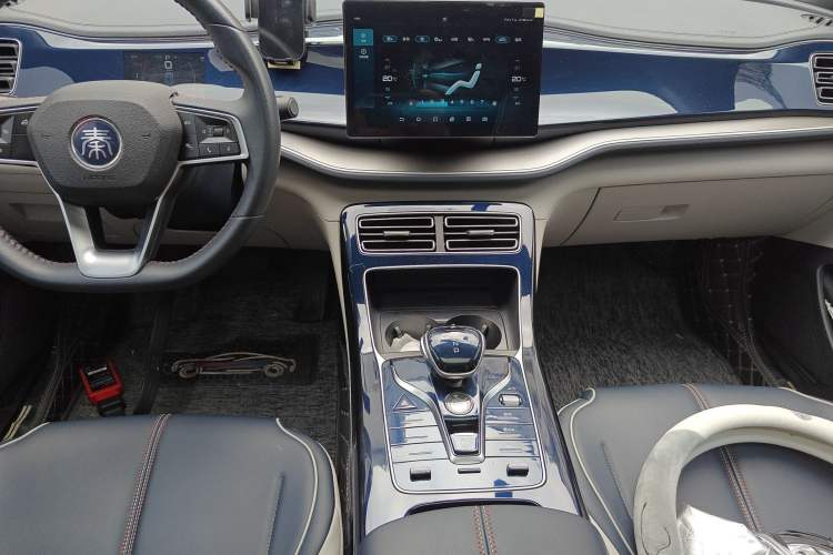Used BYD Qin PLUS 2021 DM-i 55KM Flagship Model Audio And AC Panel