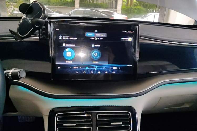 Used BYD Qin PLUS 2021 DM-i 55KM Flagship Model Audio And AC Panel