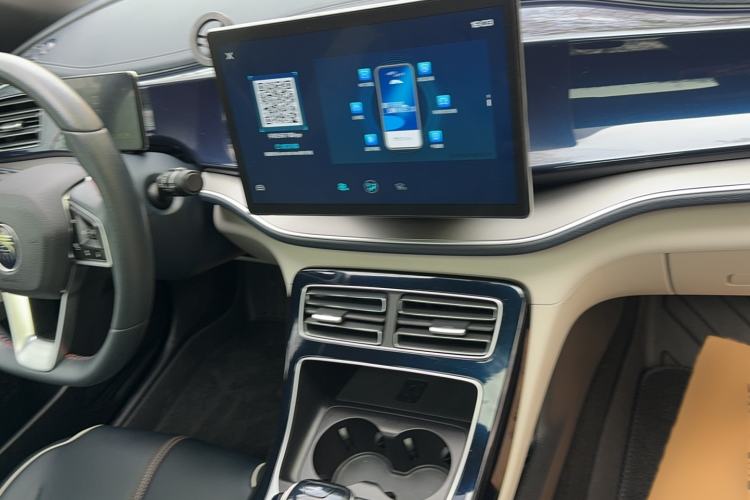 Used BYD Qin PLUS 2021 DM-i 55KM Flagship Model Audio And AC Panel