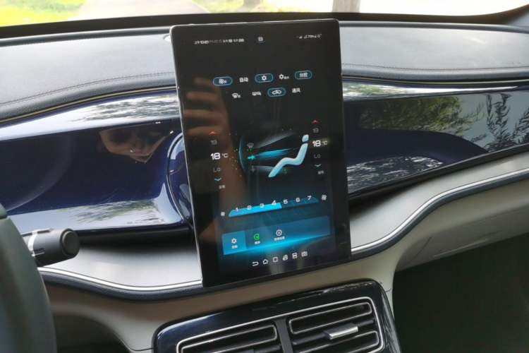 Used BYD Qin PLUS 2021 EV 500KM Luxury Model Audio And AC Panel