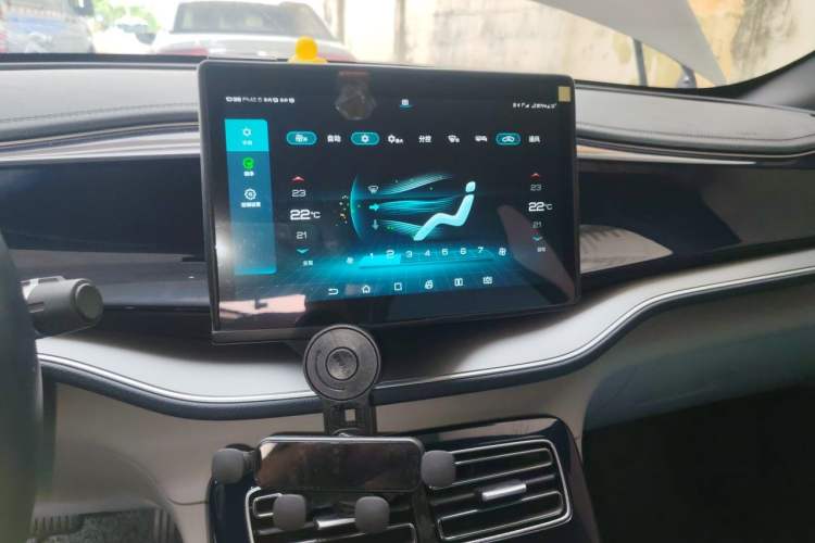Used BYD Qin PLUS 2021 EV 500KM Luxury Model Audio And AC Panel