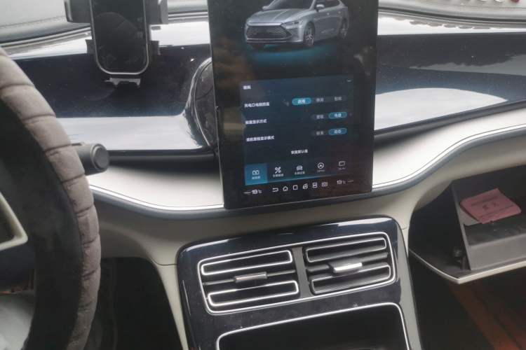 Used BYD Qin PLUS 2021 DM-i 55KM Flagship Model Audio And AC Panel