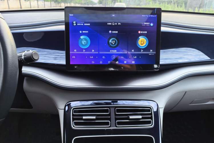 Used BYD Qin PLUS 2021 DM-i 55KM Flagship Model Audio And AC Panel