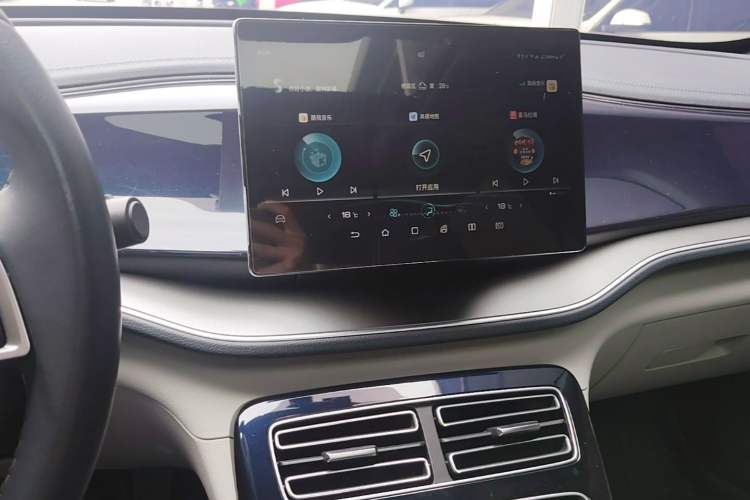 Used BYD Qin PLUS 2021 DM-i 55KM Flagship Model Audio And AC Panel