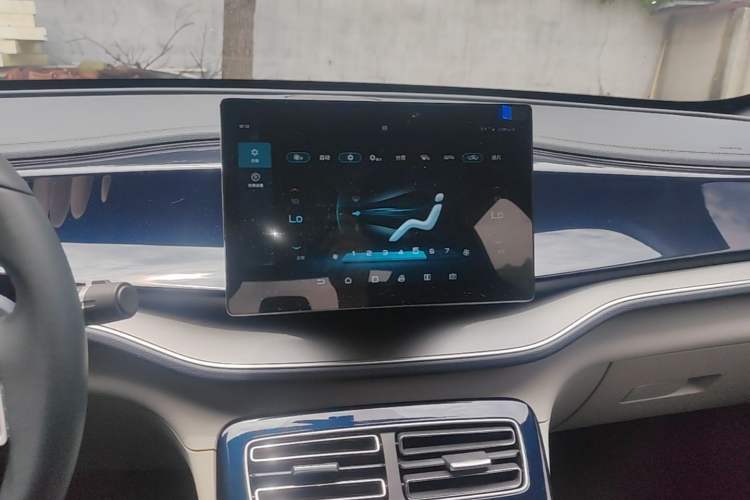 Used BYD Qin PLUS 2021 DM-i 55KM Flagship Model Audio And AC Panel