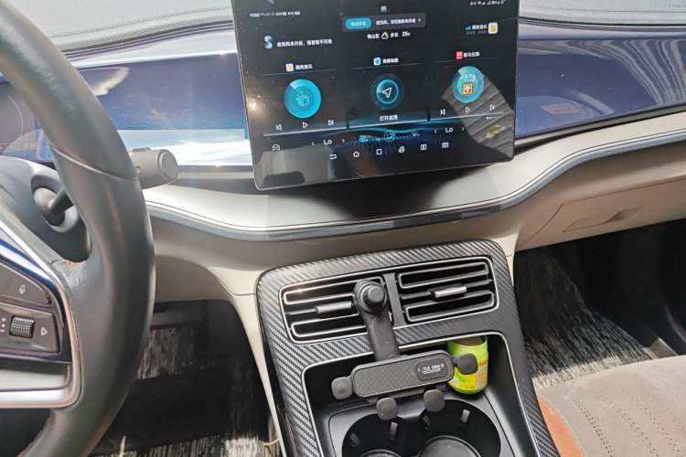 Used BYD Qin PLUS 2021 EV 400KM Luxury Model Audio And AC Panel