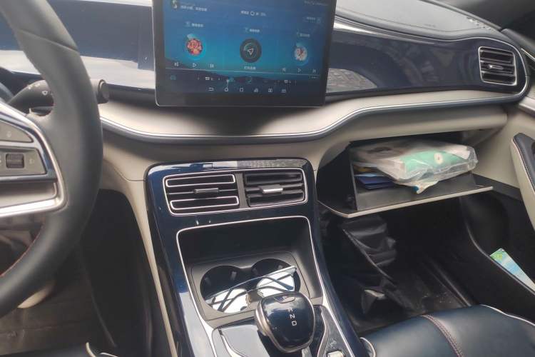 Used BYD Qin PLUS 2021 EV 400KM Luxury Model Audio And AC Panel