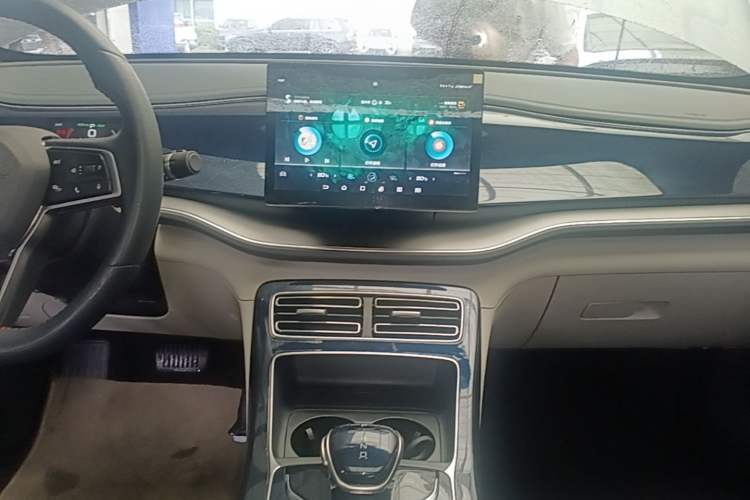 Used BYD Qin PLUS 2021 DM-i 55KM Flagship Model Audio And AC Panel