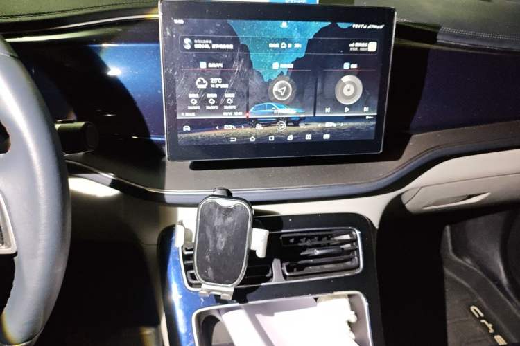 Used BYD Qin PLUS 2021 DM-i 55KM Flagship Model Audio And AC Panel