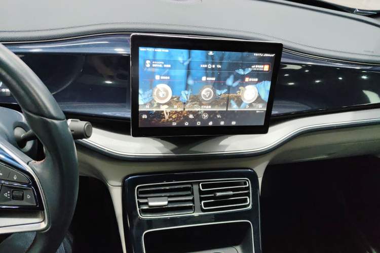 Used BYD Qin PLUS 2021 EV 400KM Luxury Model Audio And AC Panel