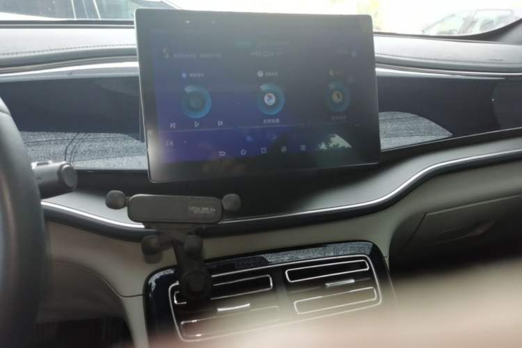 Used BYD Qin PLUS 2021 EV 500KM Luxury Model Audio And AC Panel
