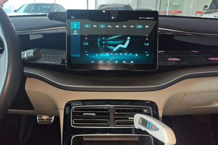 Used BYD Qin PLUS 2021 DM-i 55KM Flagship Model Audio And AC Panel