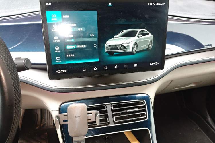 Used BYD Qin PLUS 2021 DM-i 120KM Flagship Model Audio And AC Panel