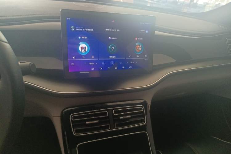 Used BYD Qin PLUS 2021 DM-i 55KM Flagship Model Audio And AC Panel