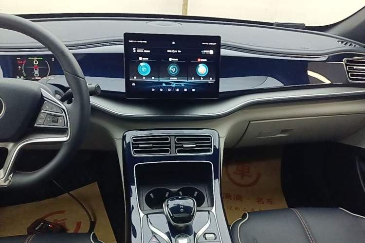 Used BYD Qin PLUS 2021 EV 400KM Luxury Model Audio And AC Panel