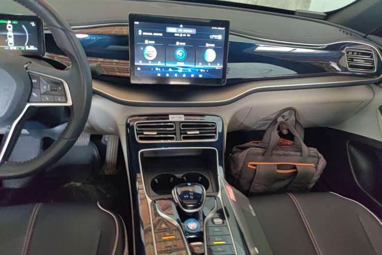 Used BYD Qin PLUS 2021 DM-i 55KM Flagship Model Audio And AC Panel