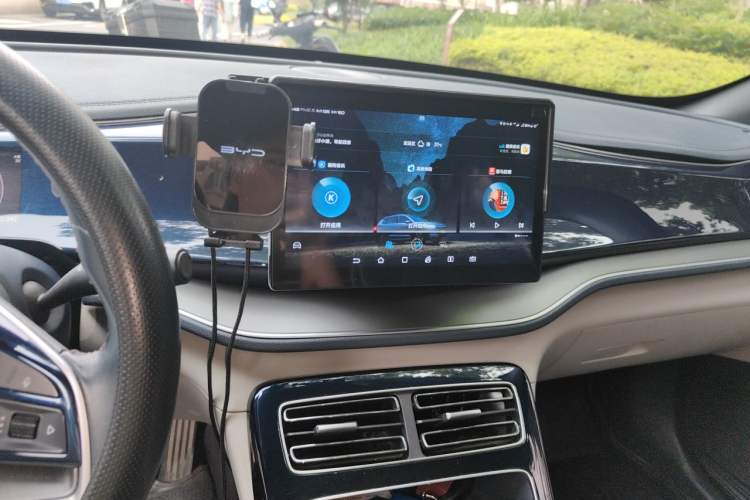 Used BYD Qin PLUS 2021 EV 400KM Luxury Model Audio And AC Panel