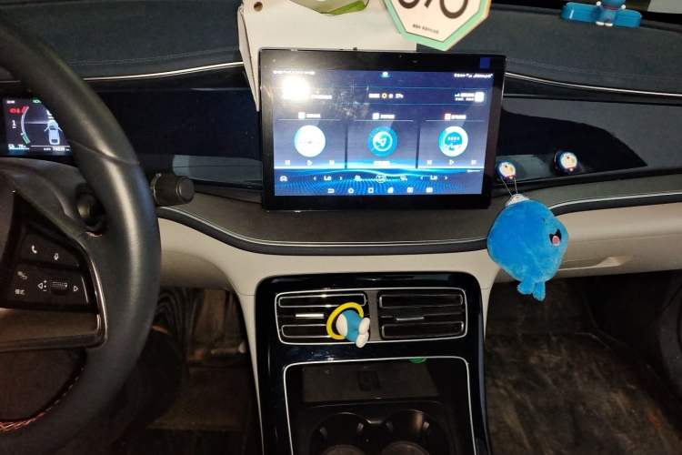 Used BYD Qin PLUS 2021 EV 500KM Luxury Model Audio And AC Panel