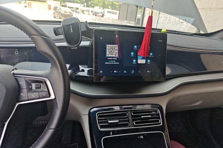Used BYD Qin PLUS 2021 DM-i 55KM Flagship Model Audio And AC Panel