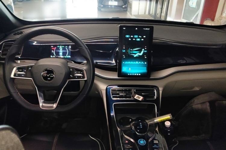 Used BYD Qin PLUS 2021 DM-i 120KM Prestige Model Center Console
