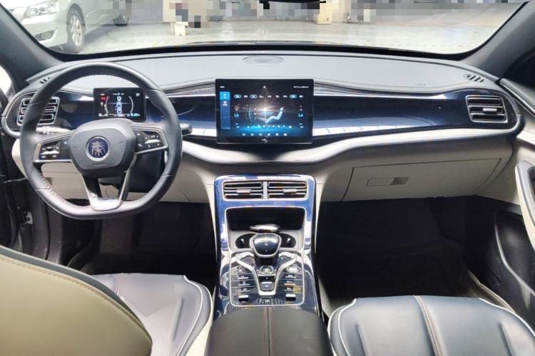 Used BYD Qin PLUS 2021 DM-i 55KM Flagship Model Center Console