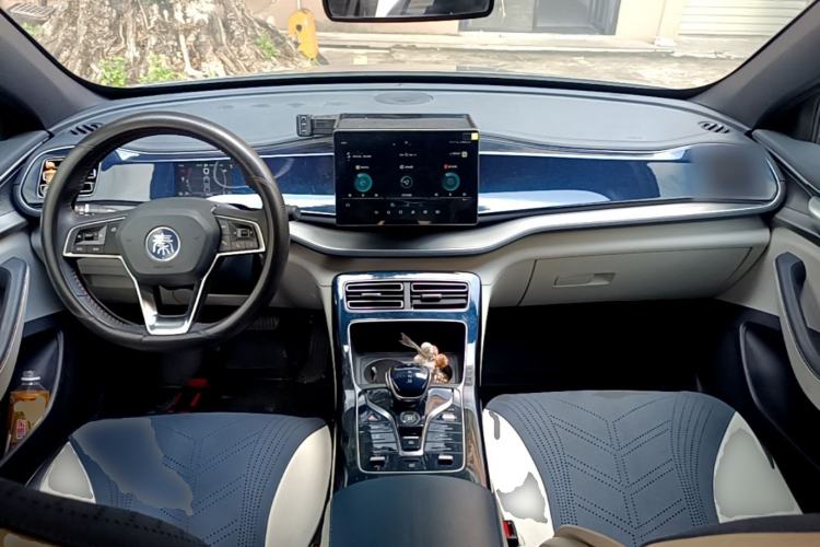 Used BYD Qin PLUS 2021 DM-i 55KM Flagship Model Center Console