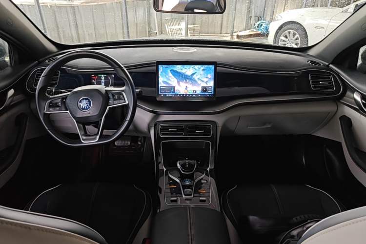 Used BYD Qin PLUS 2021 DM-i 55KM Flagship Model Center Console