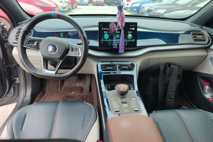 Used BYD Qin PLUS 2021 DM-i 55KM Flagship Model Center Console