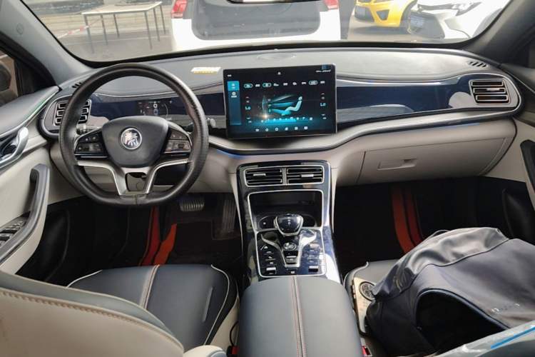 Used BYD Qin PLUS 2021 DM-i 120KM Flagship Model Center Console