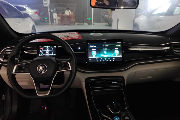 Used BYD Qin PLUS 2021 DM-i 55KM Flagship Model Center Console