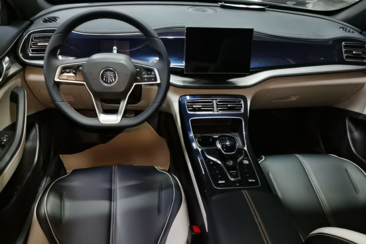 Used BYD Qin PLUS 2021 DM-i 55KM Flagship Model Center Console