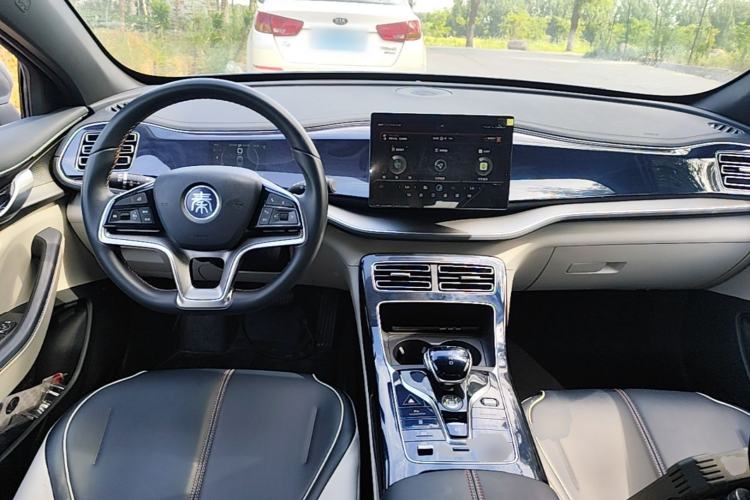Used BYD Qin PLUS 2021 EV 500KM Luxury Model Center Console