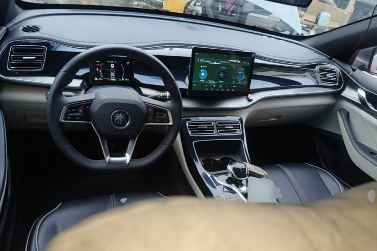 Used BYD Qin PLUS 2021 DM-i 55KM Flagship Model Center Console