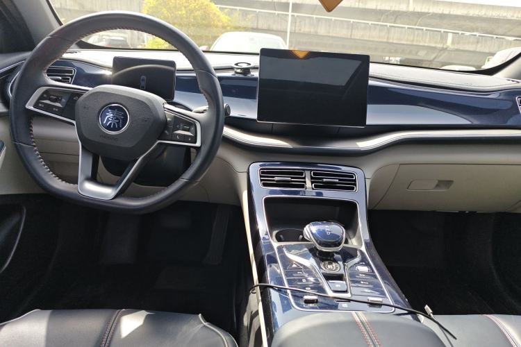 Used BYD Qin PLUS 2021 DM-i 55KM Flagship Model Center Console