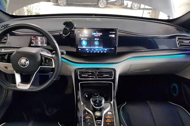Used BYD Qin PLUS 2021 DM-i 55KM Flagship Model Center Console