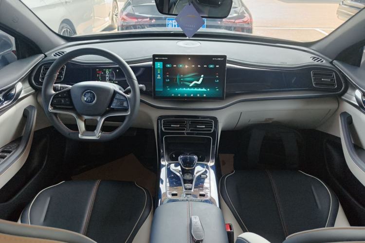 Used BYD Qin PLUS 2021 EV 500KM Premium Model Center Console