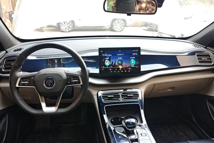 Used BYD Qin PLUS 2021 DM-i 55KM Flagship Model Center Console
