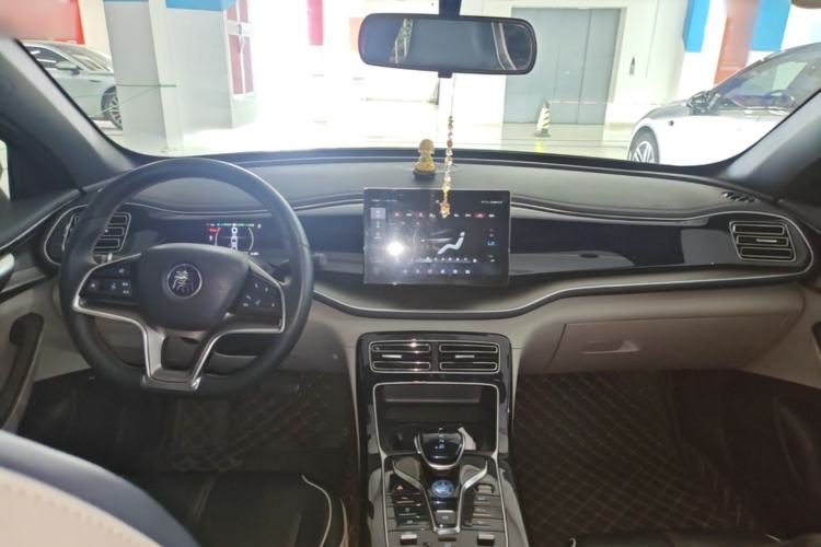 Used BYD Qin PLUS 2021 EV 500KM Luxury Model Center Console