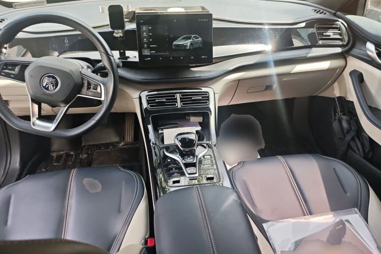 Used BYD Qin PLUS 2021 DM-i 55KM Prestige Model Center Console