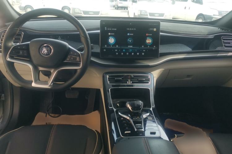 Used BYD Qin PLUS 2021 DM-i 120KM Flagship Model Center Console