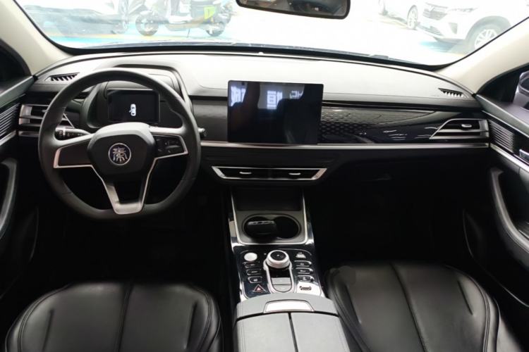 Used BYD Qin PLUS 2021 EV 400KM Leading Comfort Edition Center Console
