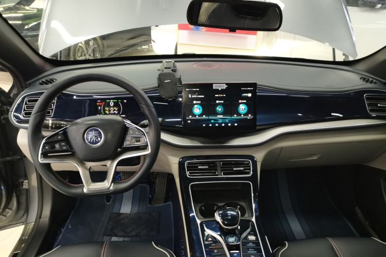Used BYD Qin PLUS 2021 EV 400KM Luxury Model Center Console