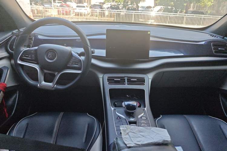 Used BYD Qin PLUS 2021 EV 500KM Luxury Model Center Console