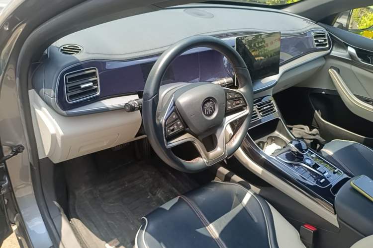 Used BYD Qin PLUS 2021 EV 500KM Luxury Model Center Console