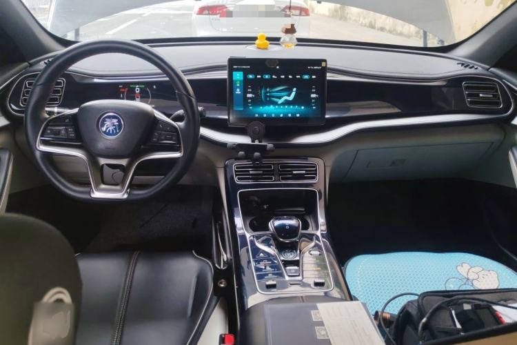 Used BYD Qin PLUS 2021 EV 500KM Luxury Model Center Console