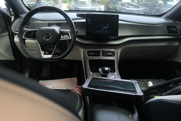 Used BYD Qin PLUS 2021 DM-i 55KM Flagship Model Center Console