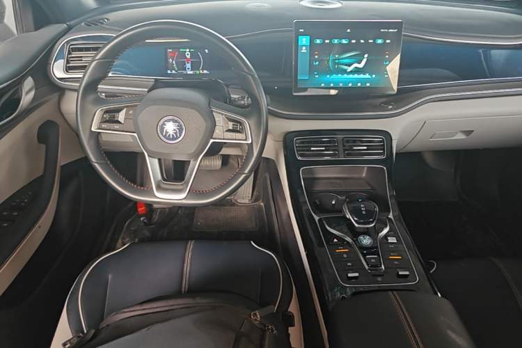 Used BYD Qin PLUS 2021 DM-i 55KM Flagship Model Center Console